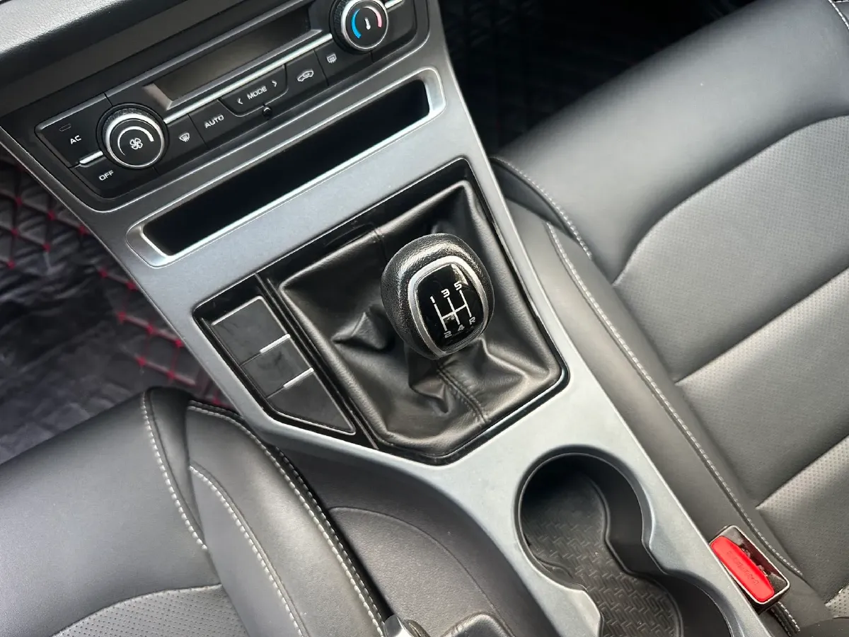 2019 Geely Emgrand 1.5L 109HP L4 5MT,autocango,china used car exporter,china ev exporter,chinese used car exporter,chinese used ev exporter