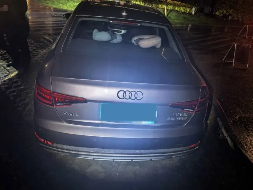 2019 Audi A4L 2.0T 190HP L4 7DCT,autocango,china used car exporter,china ev exporter,chinese used car exporter,chinese used ev exporter