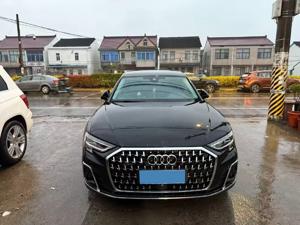 2024 Audi A8 2.0T 265HP L4 8AT,autocango,china used car exporter,china ev exporter,chinese used car exporter,chinese used ev exporter