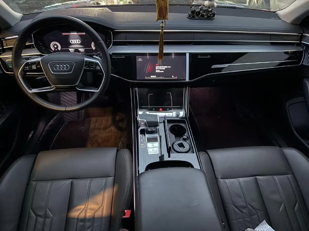 2024 Audi A8 2.0T 265HP L4 8AT,autocango,china used car exporter,china ev exporter,chinese used car exporter,chinese used ev exporter