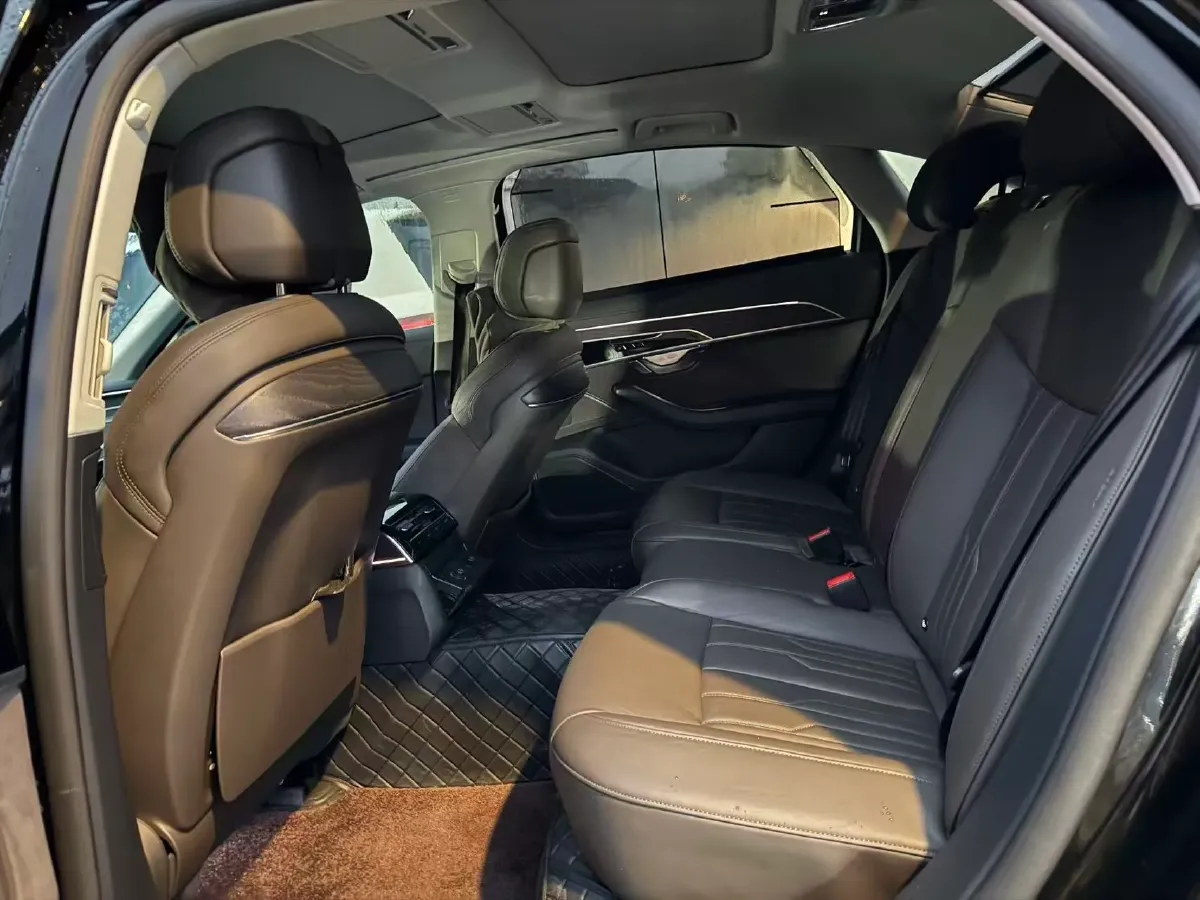 2024 Audi A8 2.0T 265HP L4 8AT,autocango,china used car exporter,china ev exporter,chinese used car exporter,chinese used ev exporter