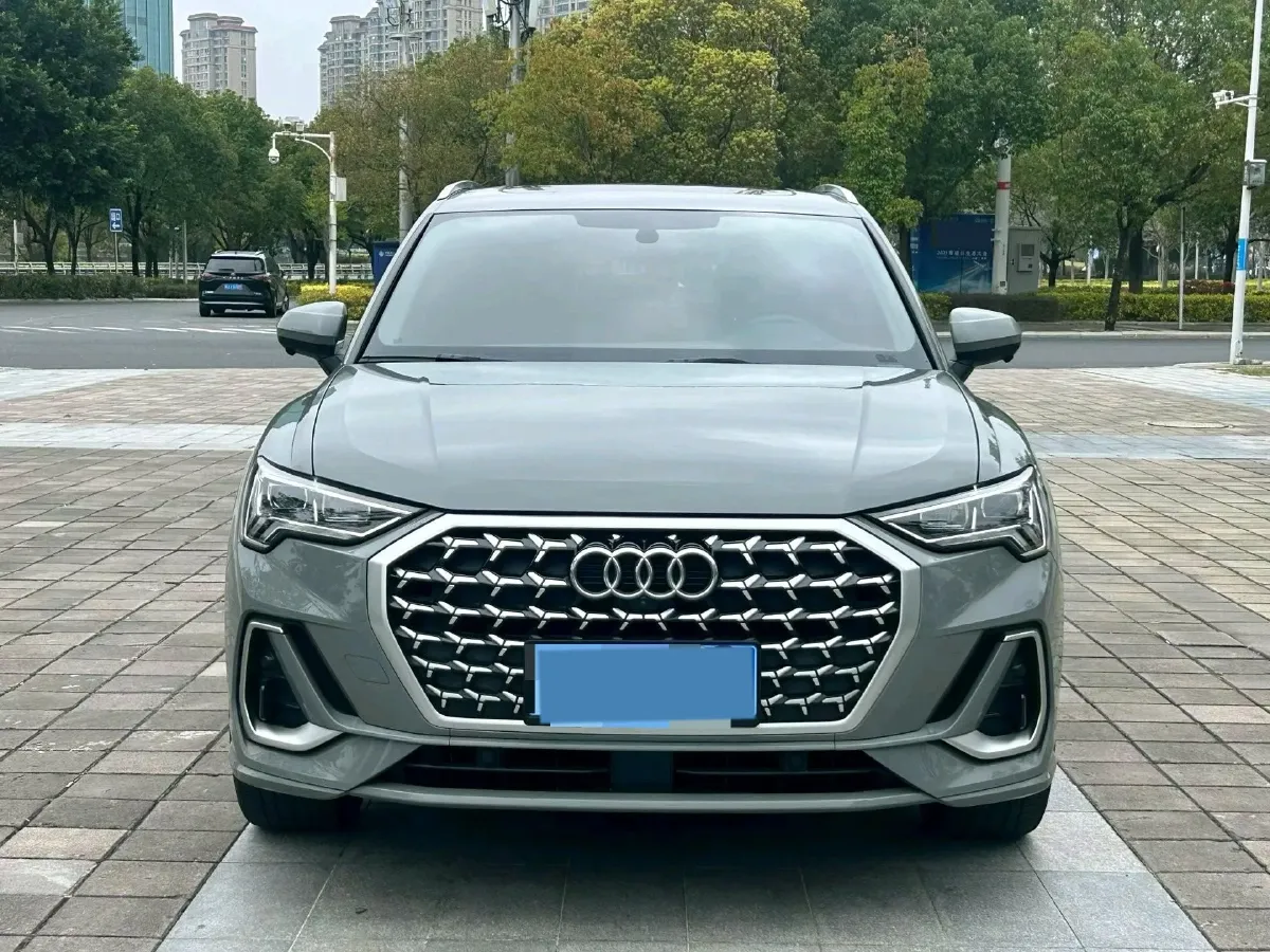 2024 Audi Q3 1.5T 160HP L4 7DCT,autocango,china used car exporter,china ev exporter,chinese used car exporter,chinese used ev exporter