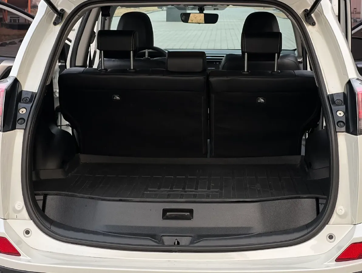 2019 Toyota RAV4 2.0L 151HP L4 CVT,autocango,china used car exporter,china ev exporter,chinese used car exporter,chinese used ev exporter