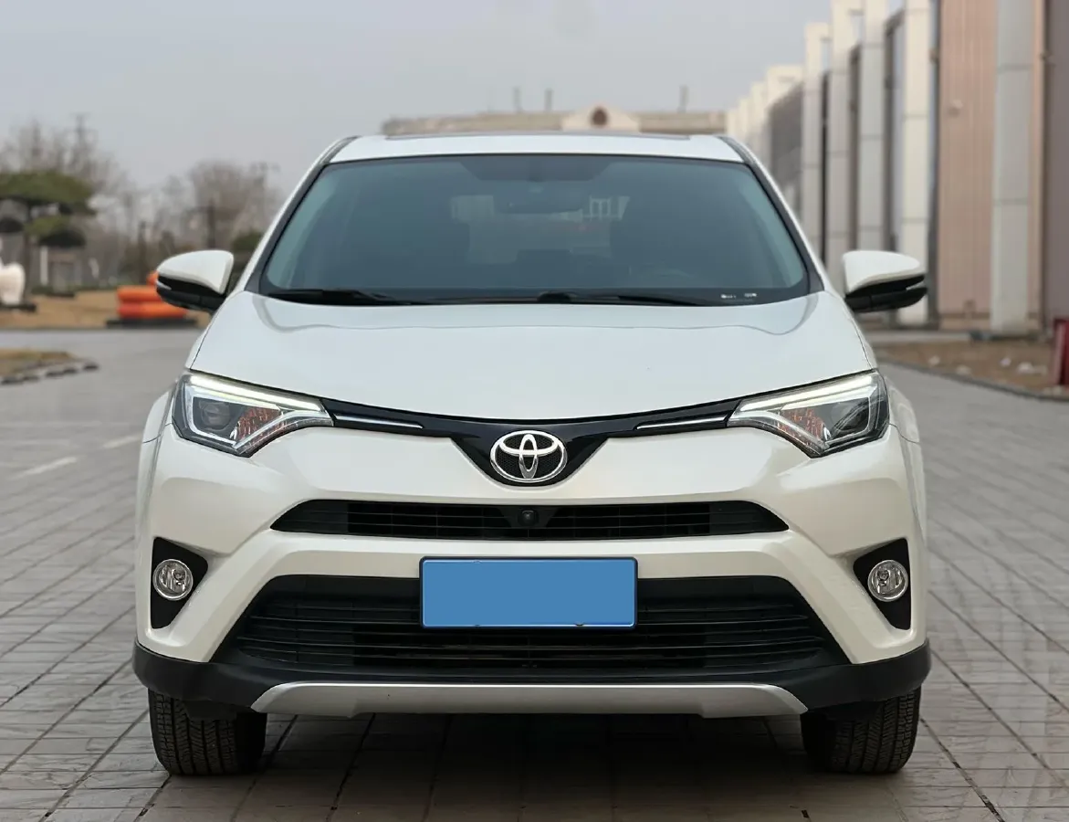 2019 Toyota RAV4 2.0L 151HP L4 CVT,autocango,china used car exporter,china ev exporter,chinese used car exporter,chinese used ev exporter