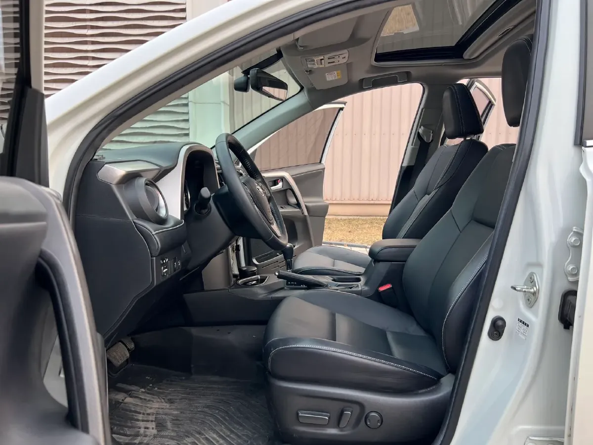 2019 Toyota RAV4 2.0L 151HP L4 CVT,autocango,china used car exporter,china ev exporter,chinese used car exporter,chinese used ev exporter