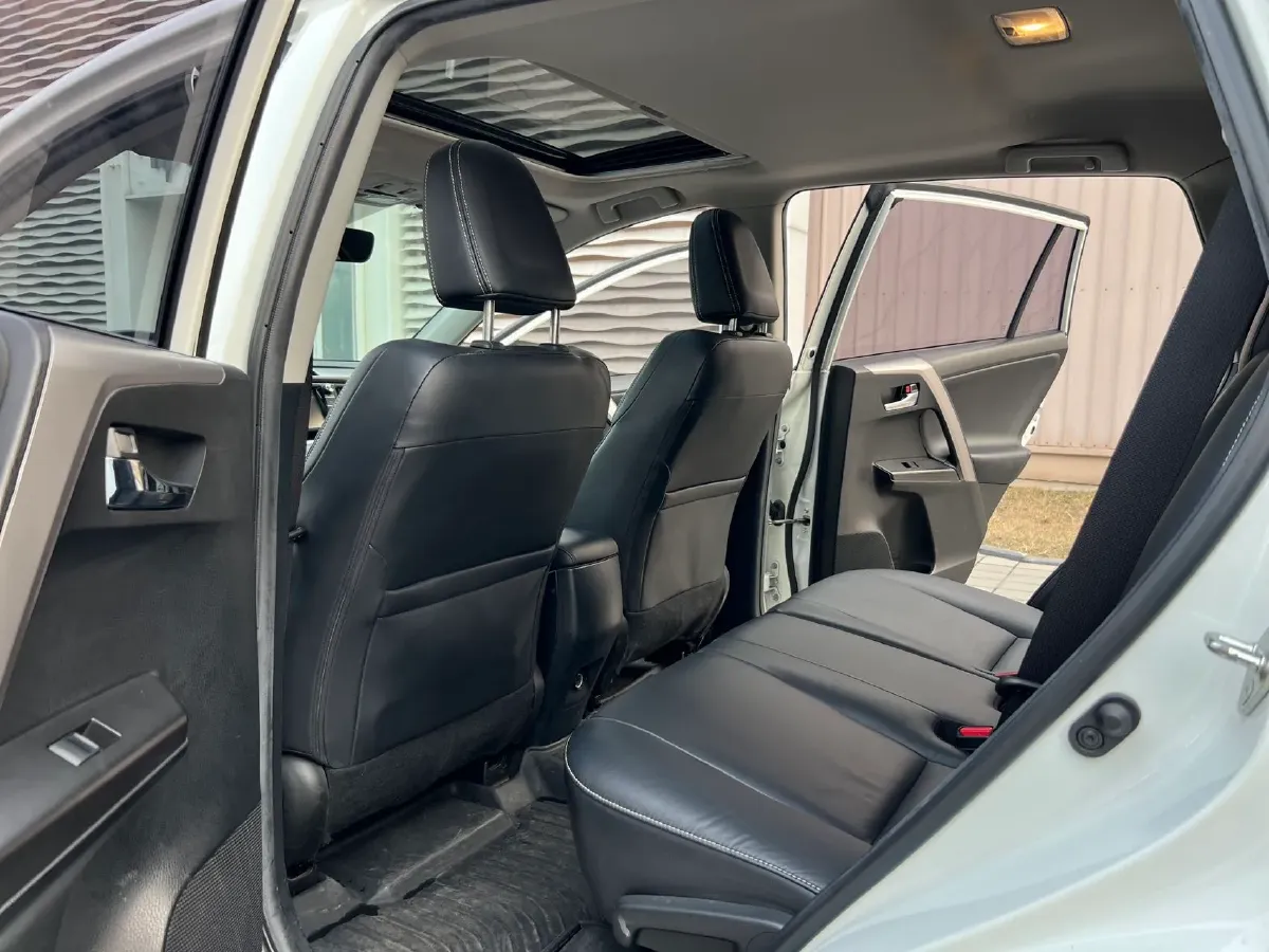 2019 Toyota RAV4 2.0L 151HP L4 CVT,autocango,china used car exporter,china ev exporter,chinese used car exporter,chinese used ev exporter