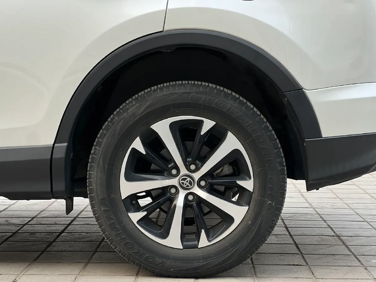 2019 Toyota RAV4 2.0L 151HP L4 CVT,autocango,china used car exporter,china ev exporter,chinese used car exporter,chinese used ev exporter