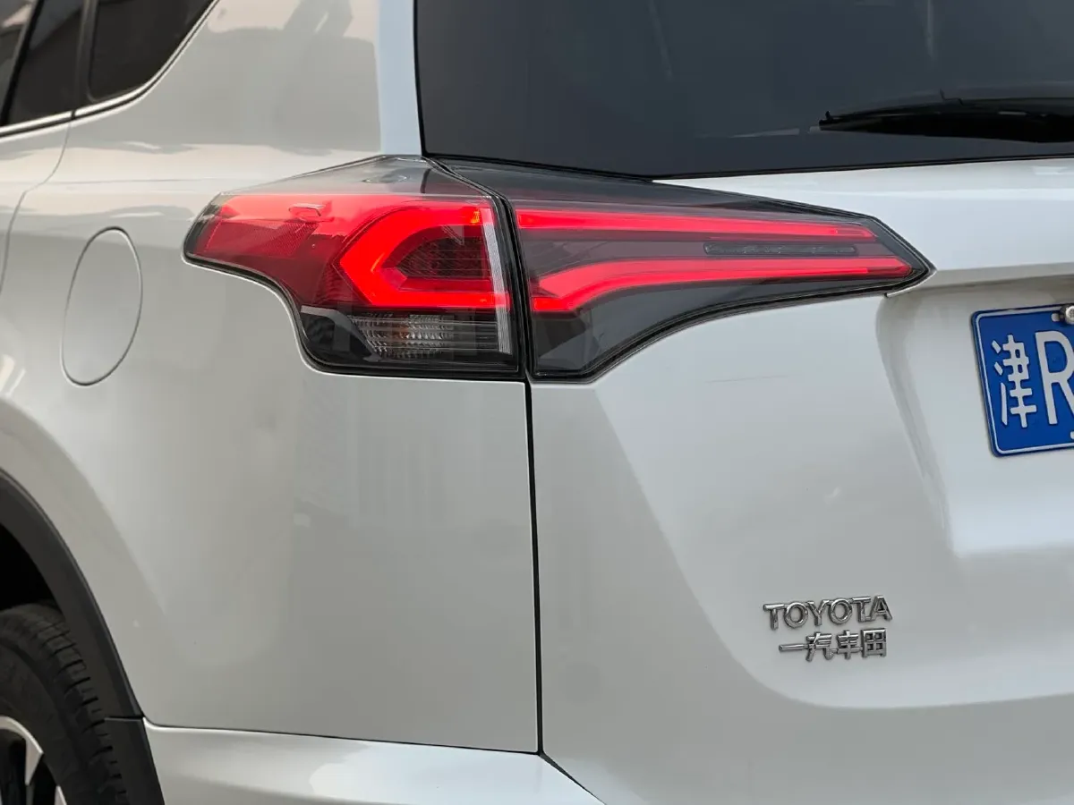 2019 Toyota RAV4 2.0L 151HP L4 CVT,autocango,china used car exporter,china ev exporter,chinese used car exporter,chinese used ev exporter