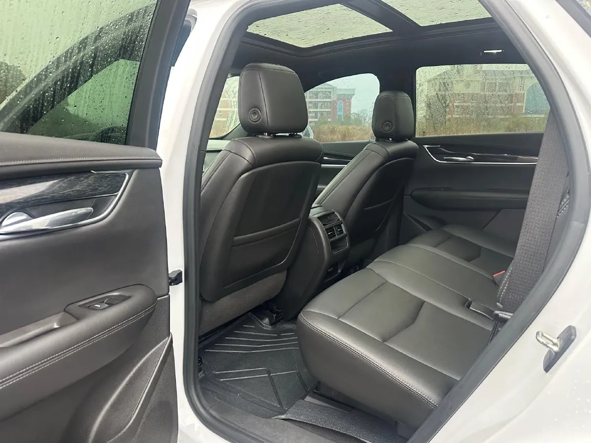 2022 Cadillac XT5 2.0T 237HP L4 9AT,autocango,china used car exporter,china ev exporter,chinese used car exporter,chinese used ev exporter