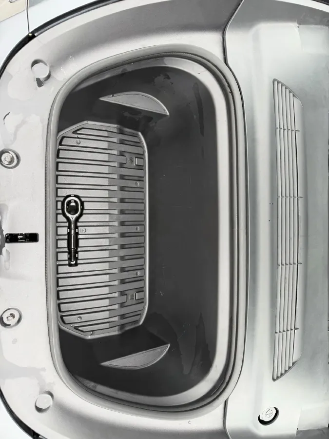 2024 Iveco OuSheng BEV 77.28KWH,autocango,china used car exporter,china ev exporter,chinese used car exporter,chinese used ev exporter