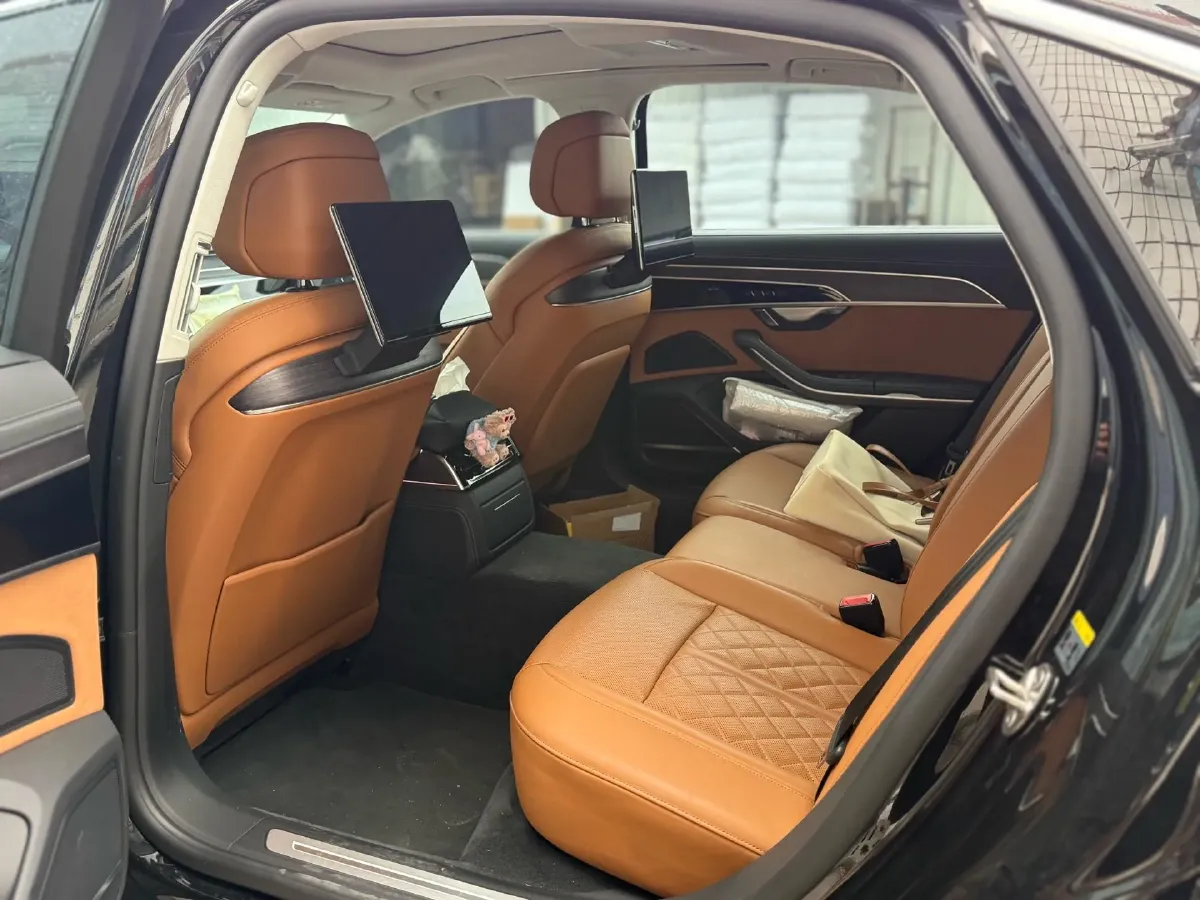 2025 Audi A8 3.0T 340HP V6 8AT,autocango,china used car exporter,china ev exporter,chinese used car exporter,chinese used ev exporter