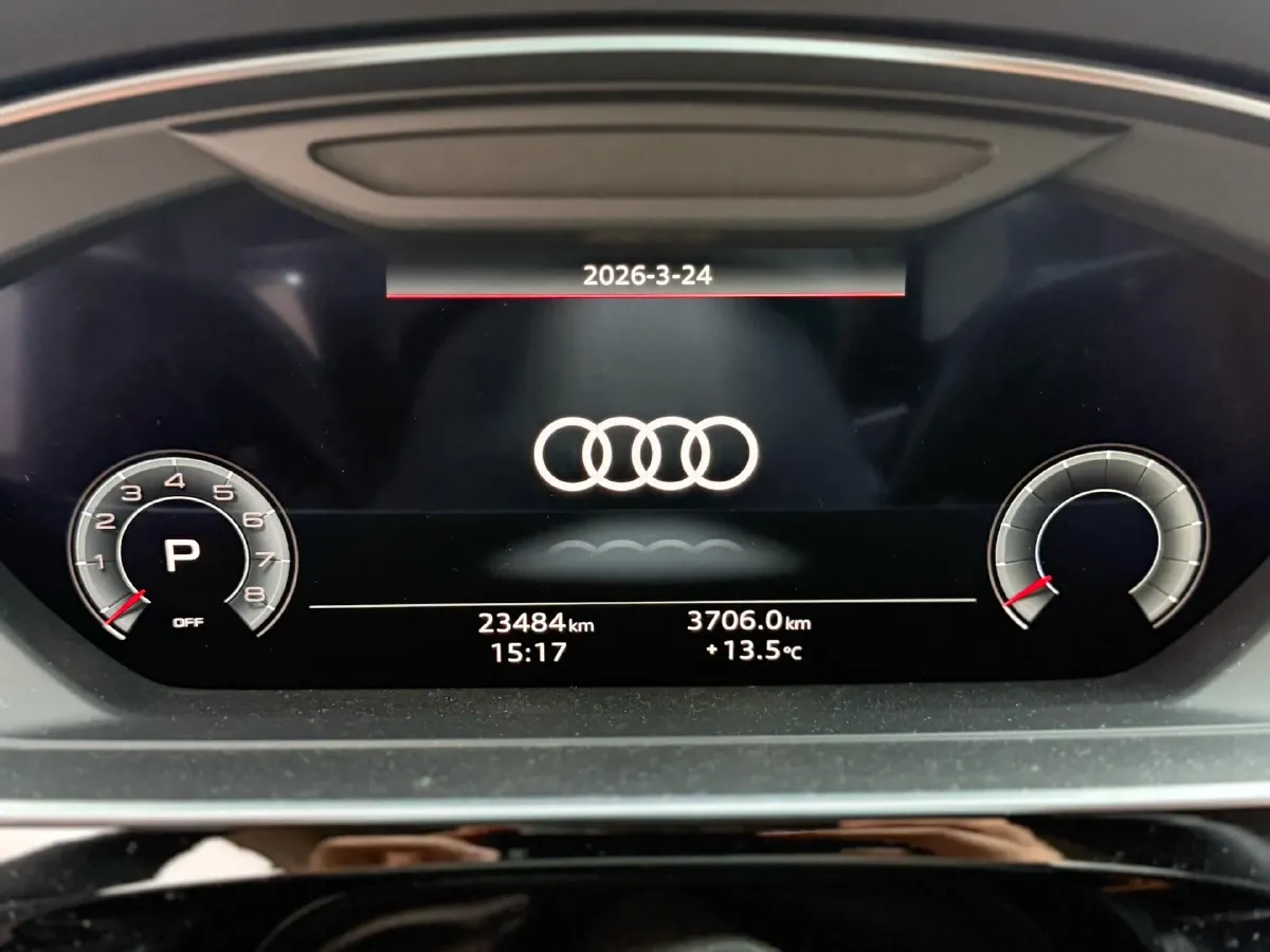 2025 Audi A8 3.0T 340HP V6 8AT,autocango,china used car exporter,china ev exporter,chinese used car exporter,chinese used ev exporter