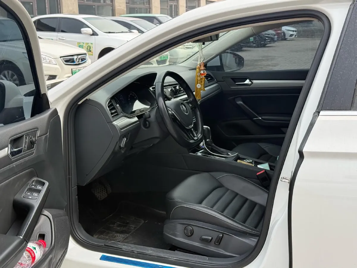 2019 Volkswagen Passat 1.4T 150HP L4 7DCT,autocango,china used car exporter,china ev exporter,chinese used car exporter,chinese used ev exporter