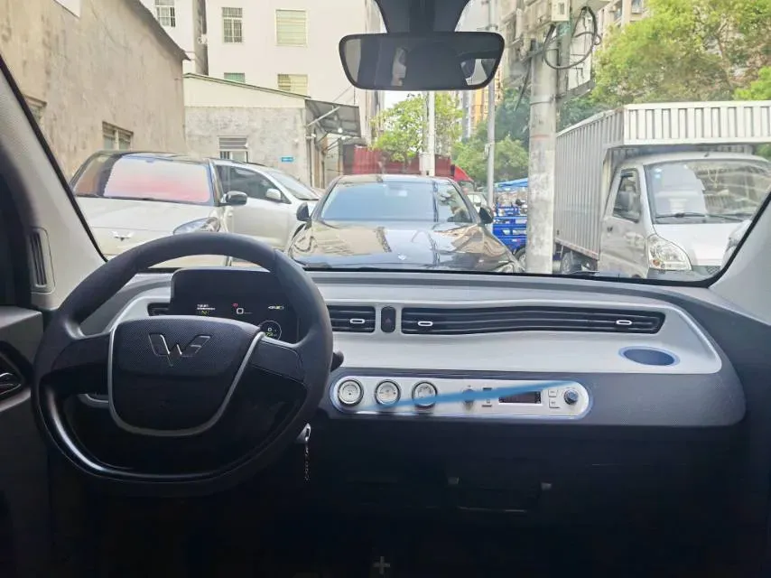 2022 WuLing HongGuang MINI EV BEV 9KWH,autocango,china used car exporter,china ev exporter,chinese used car exporter,chinese used ev exporter