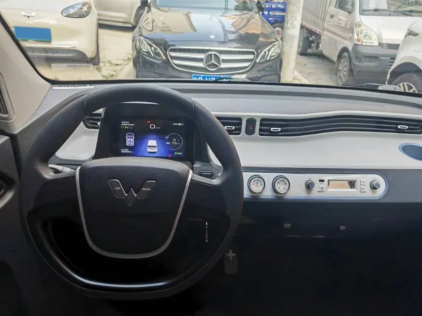 2022 WuLing HongGuang MINI EV BEV 9KWH,autocango,china used car exporter,china ev exporter,chinese used car exporter,chinese used ev exporter