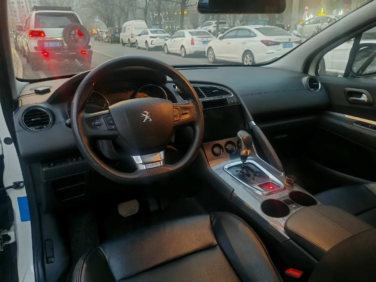 2018 Peugeot 3008 2.0L 147HP L4 6AT,autocango,china used car exporter,china ev exporter,chinese used car exporter,chinese used ev exporter