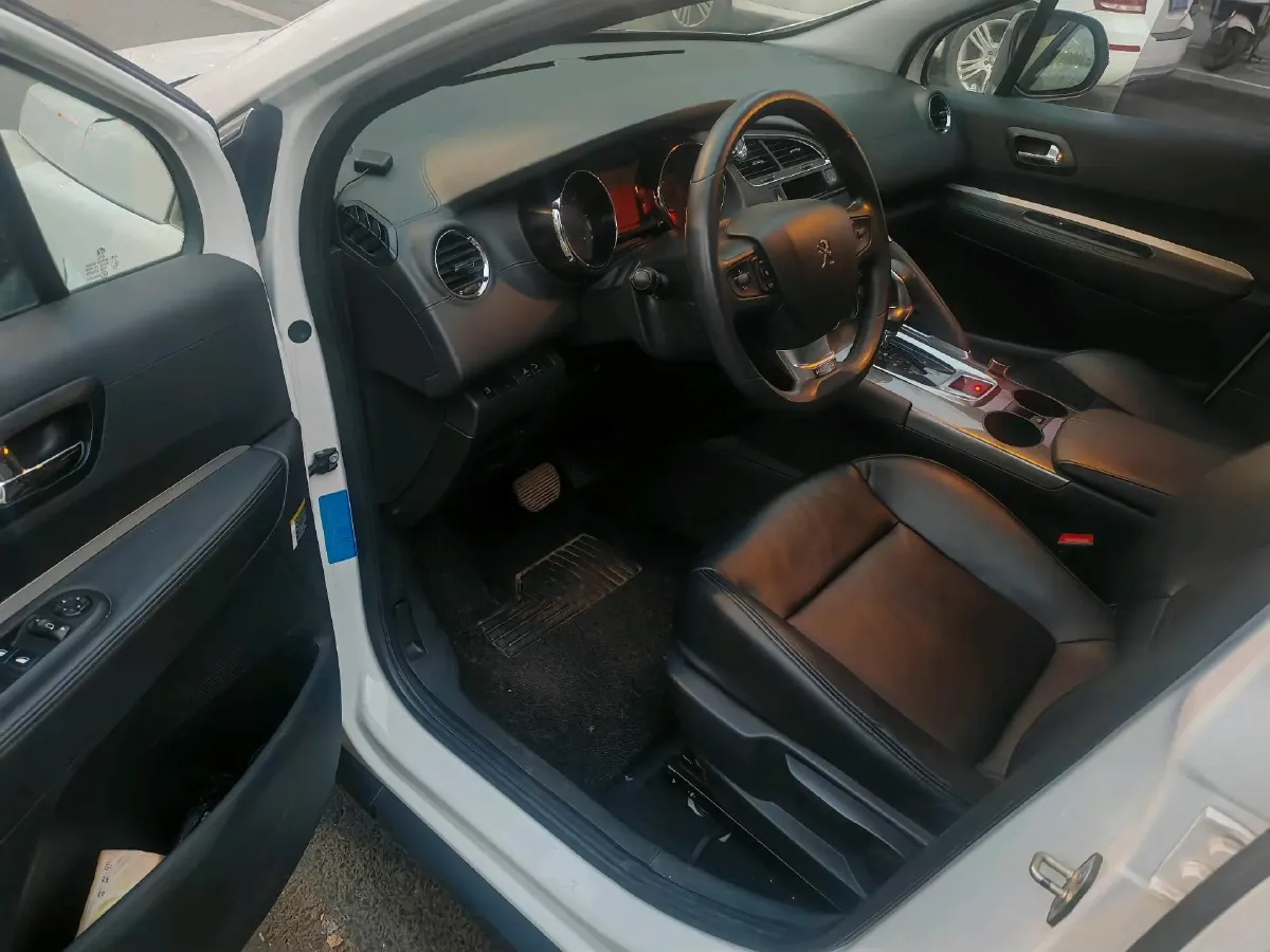 2018 Peugeot 3008 2.0L 147HP L4 6AT,autocango,china used car exporter,china ev exporter,chinese used car exporter,chinese used ev exporter