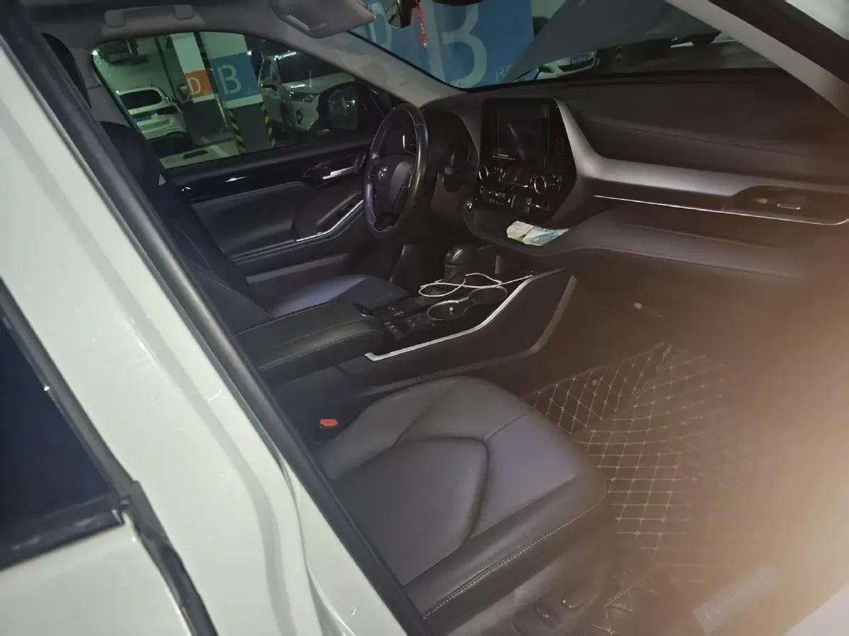 2024 Toyota Highlander 2.5L 189HP L4 E-CVT Hybrid,autocango,china used car exporter,china ev exporter,chinese used car exporter,chinese used ev exporter