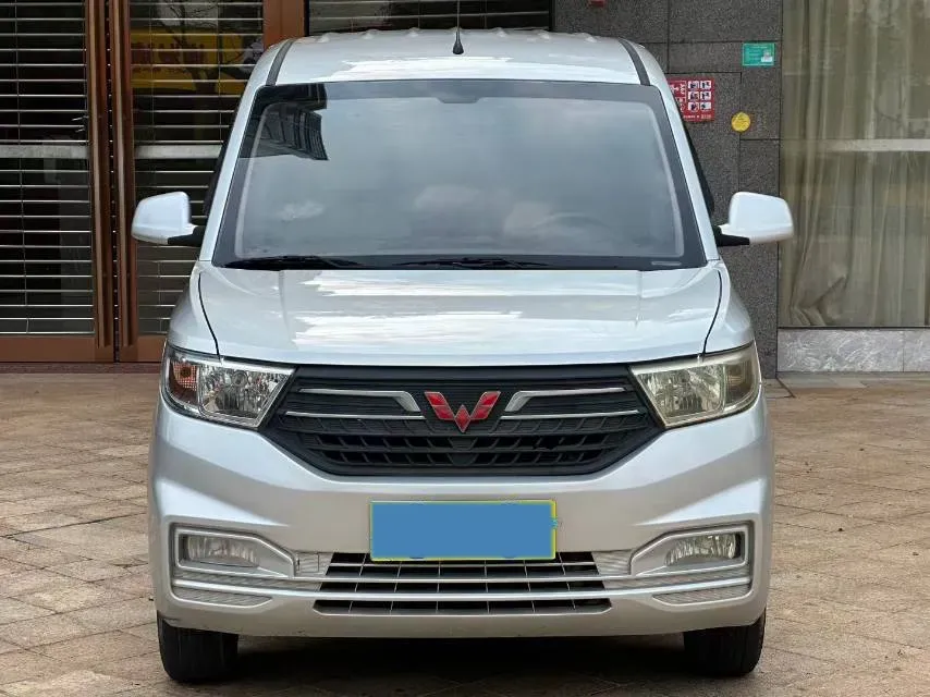 2019 WuLing HongGuang V 1.5L 99HP L4 6MT,autocango,china used car exporter,china ev exporter,chinese used car exporter,chinese used ev exporter