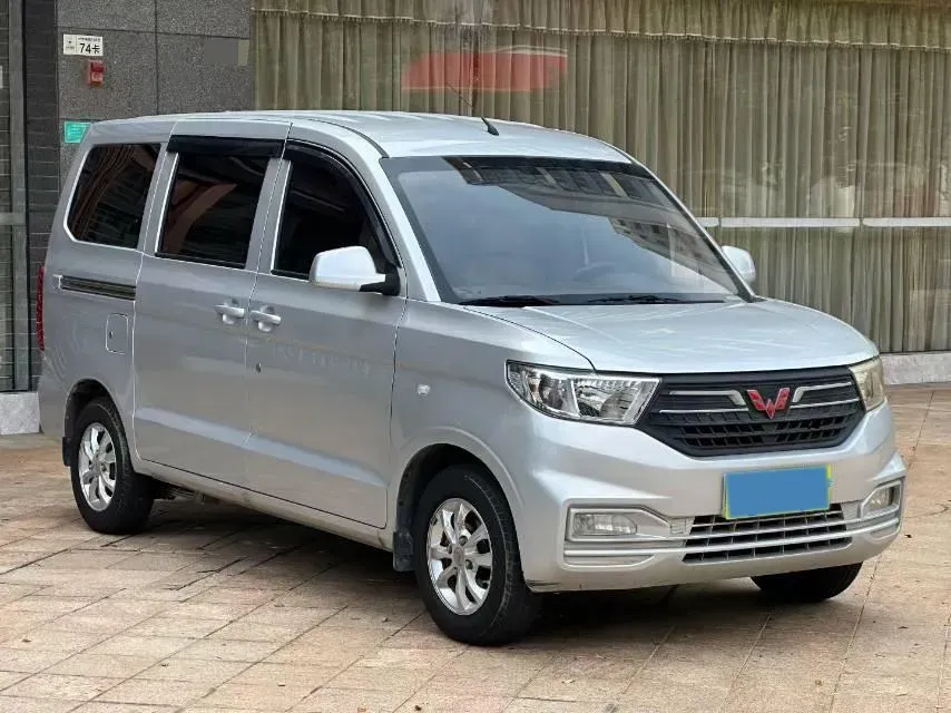 2019 WuLing HongGuang V 1.5L 99HP L4 6MT,autocango,china used car exporter,china ev exporter,chinese used car exporter,chinese used ev exporter