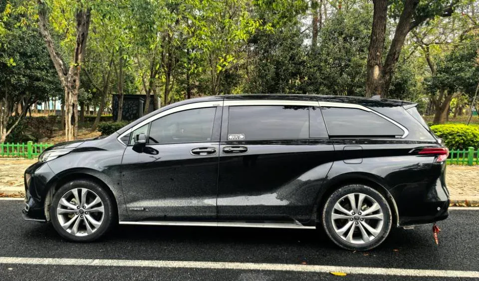 2023 Toyota Sienna 2.5L 189HP L4 E-CVT Hybrid,autocango,china used car exporter,china ev exporter,chinese used car exporter,chinese used ev exporter