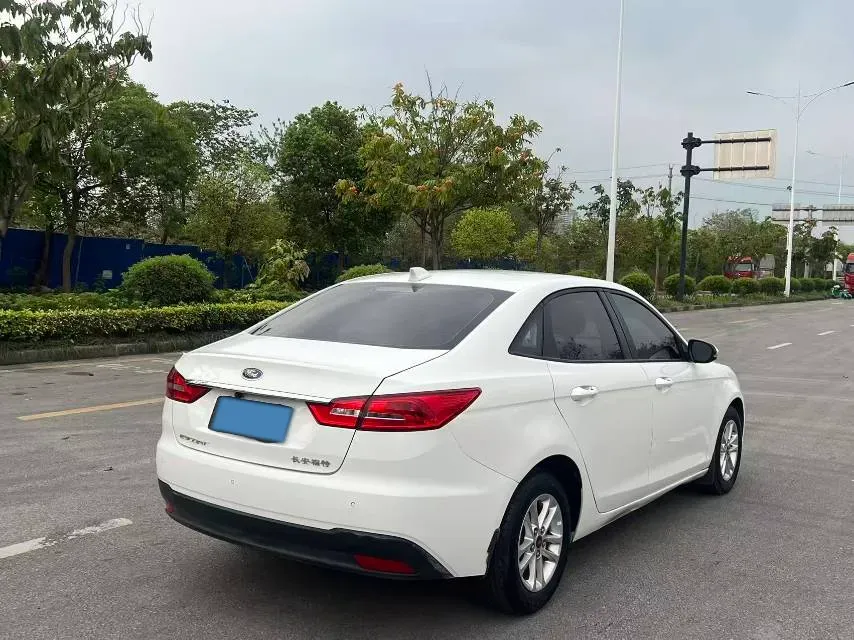 2019 Ford Escort 1.5L 122HP L3 6AT,autocango,china used car exporter,china ev exporter,chinese used car exporter,chinese used ev exporter