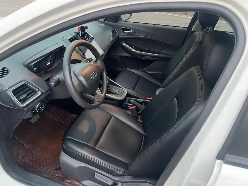 2019 Ford Escort 1.5L 122HP L3 6AT,autocango,china used car exporter,china ev exporter,chinese used car exporter,chinese used ev exporter