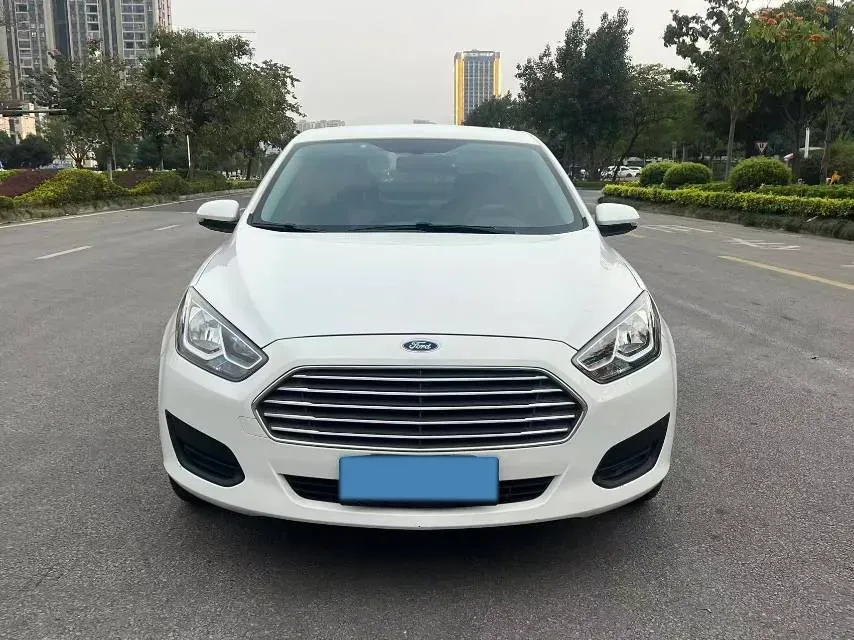 2019 Ford Escort 1.5L 122HP L3 6AT,autocango,china used car exporter,china ev exporter,chinese used car exporter,chinese used ev exporter