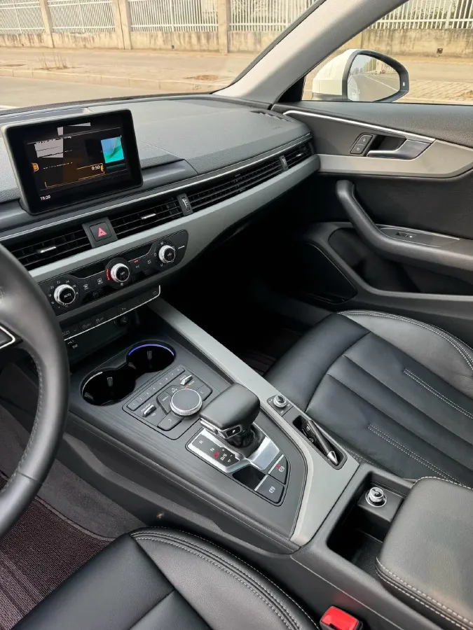 2019 Audi A4L 2.0T 190HP L4 7DCT,autocango,china used car exporter,china ev exporter,chinese used car exporter,chinese used ev exporter