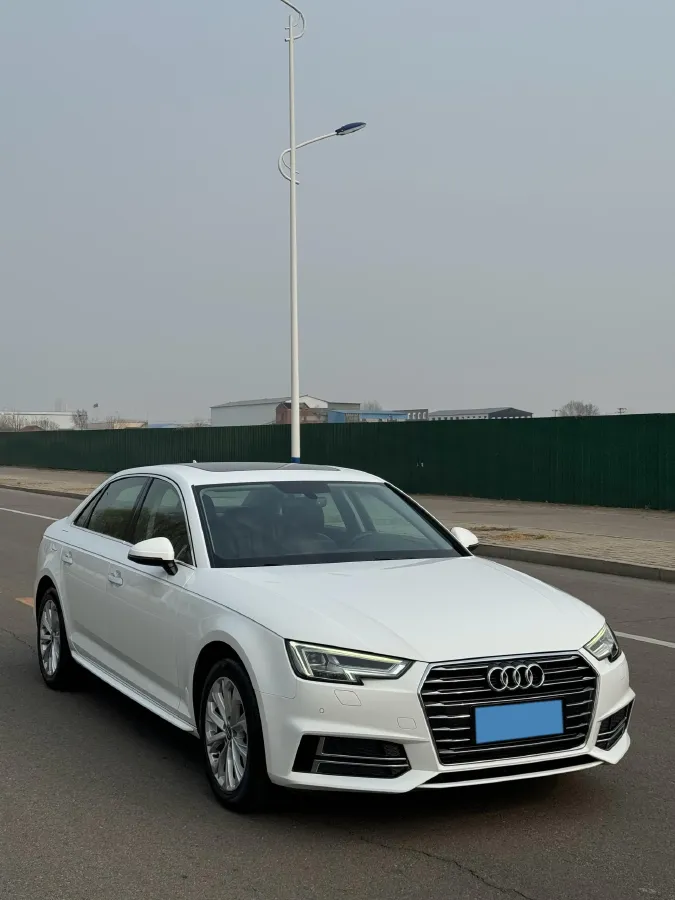 2019 Audi A4L 2.0T 190HP L4 7DCT,autocango,china used car exporter,china ev exporter,chinese used car exporter,chinese used ev exporter