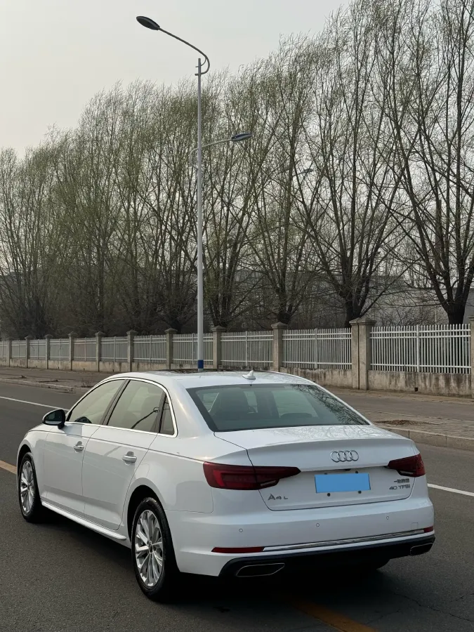 2019 Audi A4L 2.0T 190HP L4 7DCT,autocango,china used car exporter,china ev exporter,chinese used car exporter,chinese used ev exporter