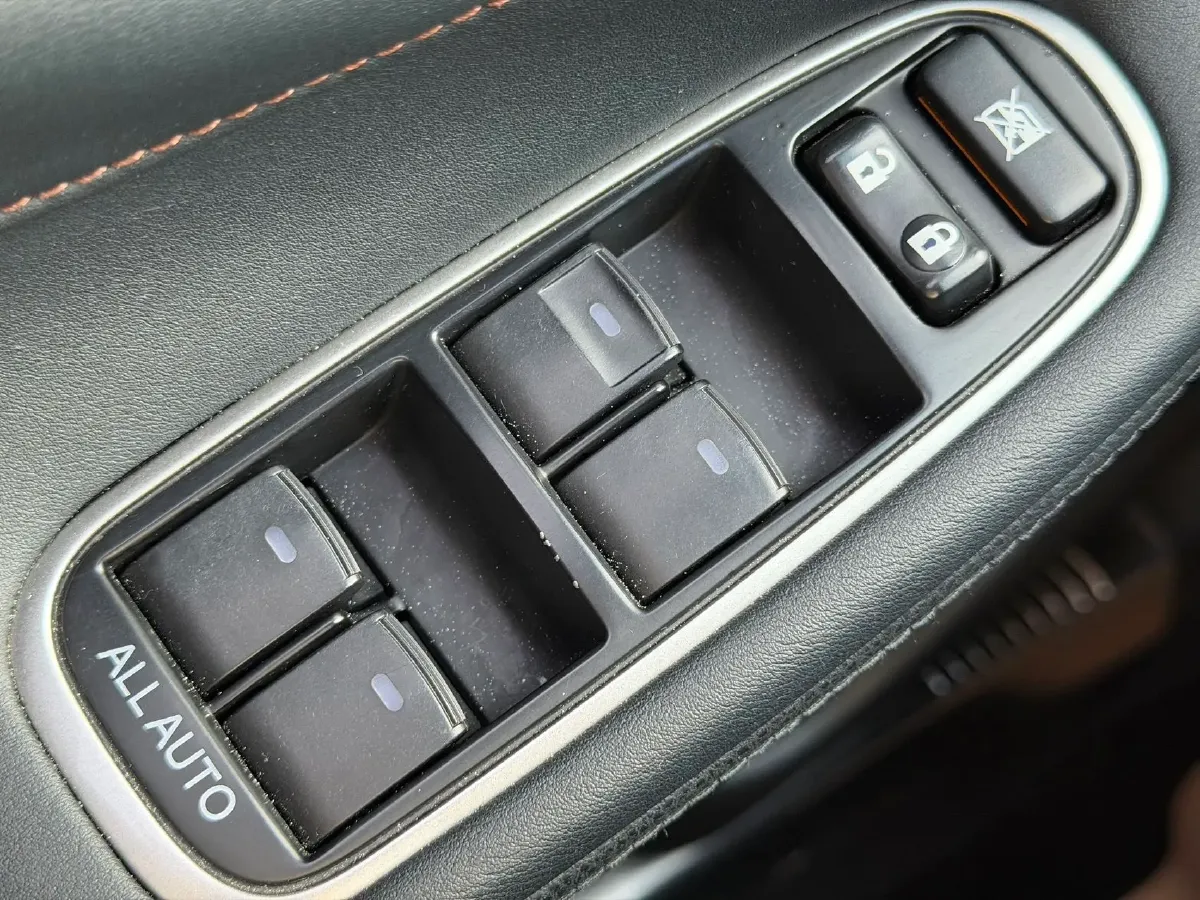 2018 Infiniti Q50L 2.0T 211HP L4 7AT,autocango,china used car exporter,china ev exporter,chinese used car exporter,chinese used ev exporter