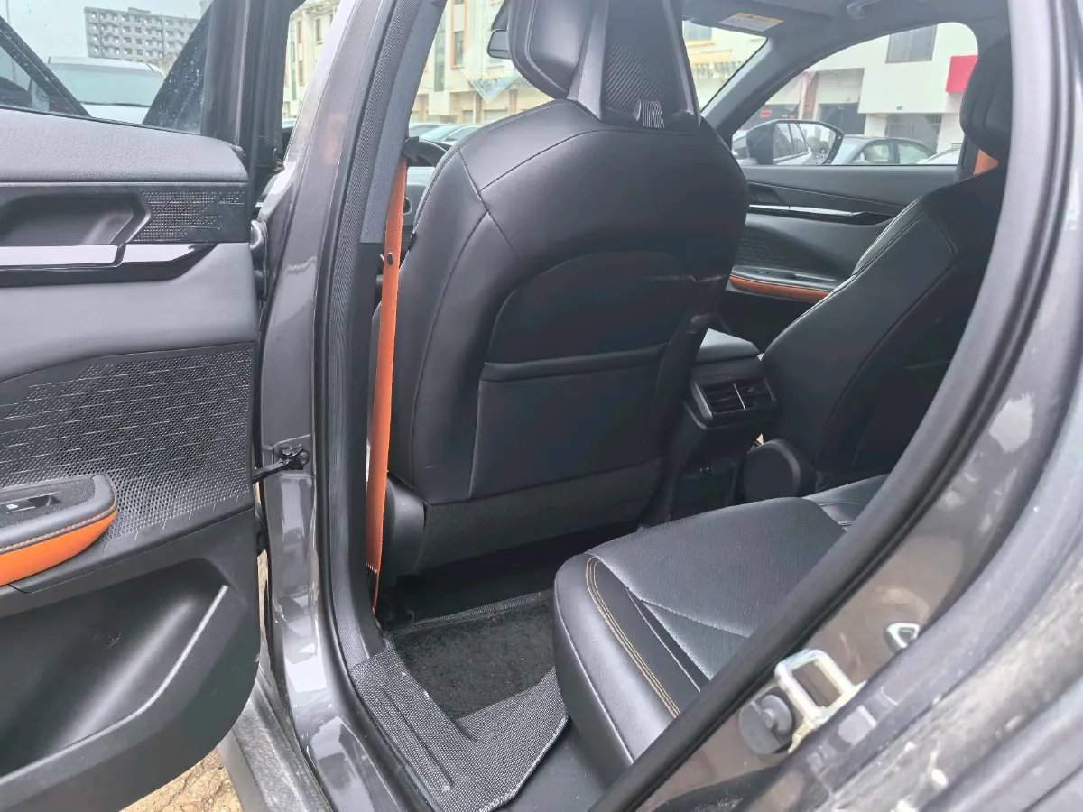 2022 ChangAn UNI-V 1.5T 188HP L4 7DCT,autocango,china used car exporter,china ev exporter,chinese used car exporter,chinese used ev exporter