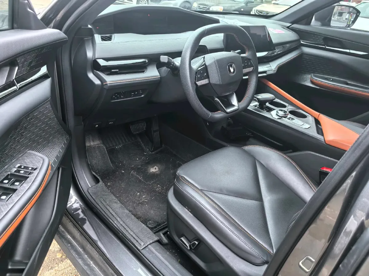 2022 ChangAn UNI-V 1.5T 188HP L4 7DCT,autocango,china used car exporter,china ev exporter,chinese used car exporter,chinese used ev exporter