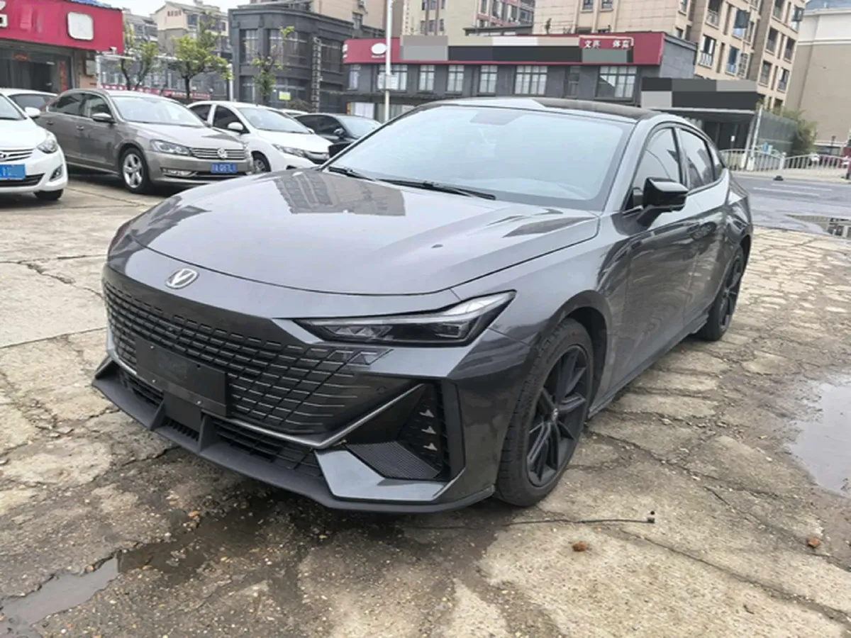 2022 ChangAn UNI-V 1.5T 188HP L4 7DCT,autocango,china used car exporter,china ev exporter,chinese used car exporter,chinese used ev exporter