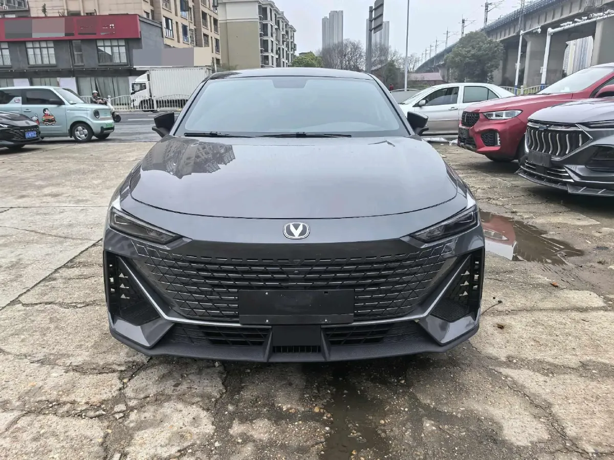 2022 ChangAn UNI-V 1.5T 188HP L4 7DCT,autocango,china used car exporter,china ev exporter,chinese used car exporter,chinese used ev exporter