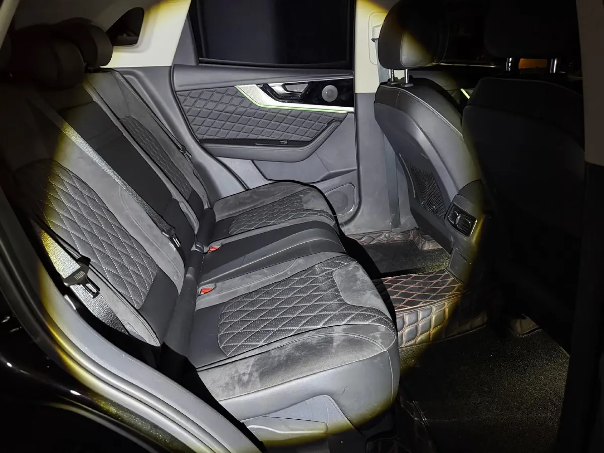 2019 HongQi HS5 2.0T 224HP L4 6AT,autocango,china used car exporter,china ev exporter,chinese used car exporter,chinese used ev exporter