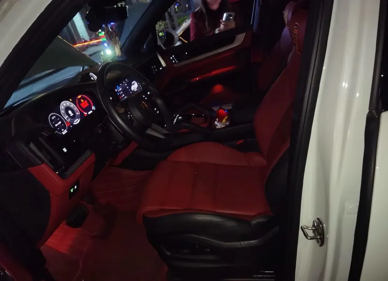 2024 Porsche Cayenne 3.0T 354HP V6 8AT,autocango,china used car exporter,china ev exporter,chinese used car exporter,chinese used ev exporter