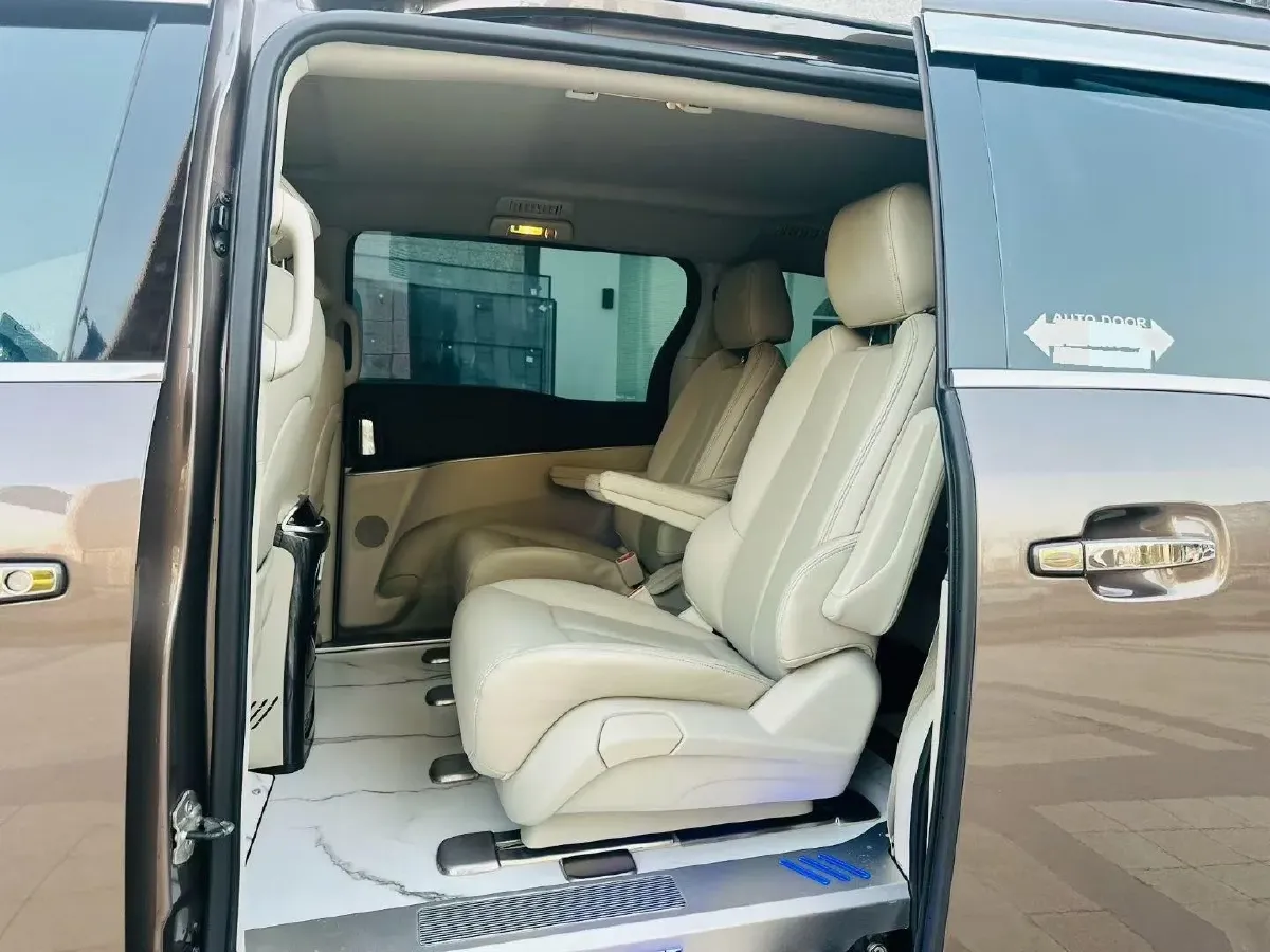 2022 Buick GL8 2.0T 237HP L4 9AT,autocango,china used car exporter,china ev exporter,chinese used car exporter,chinese used ev exporter