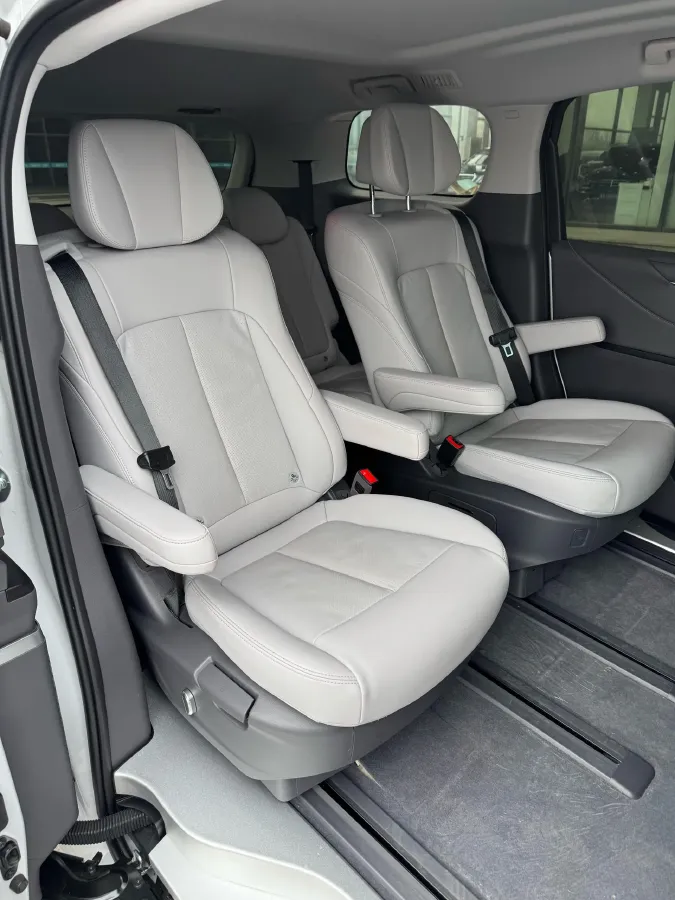 2025 Buick GL8 2.0T 237HP L4 9AT,autocango,china used car exporter,china ev exporter,chinese used car exporter,chinese used ev exporter