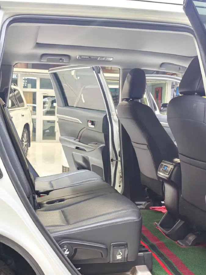 2018 Toyota Highlander 2.0T 220HP L4 6AT,autocango,china used car exporter,china ev exporter,chinese used car exporter,chinese used ev exporter