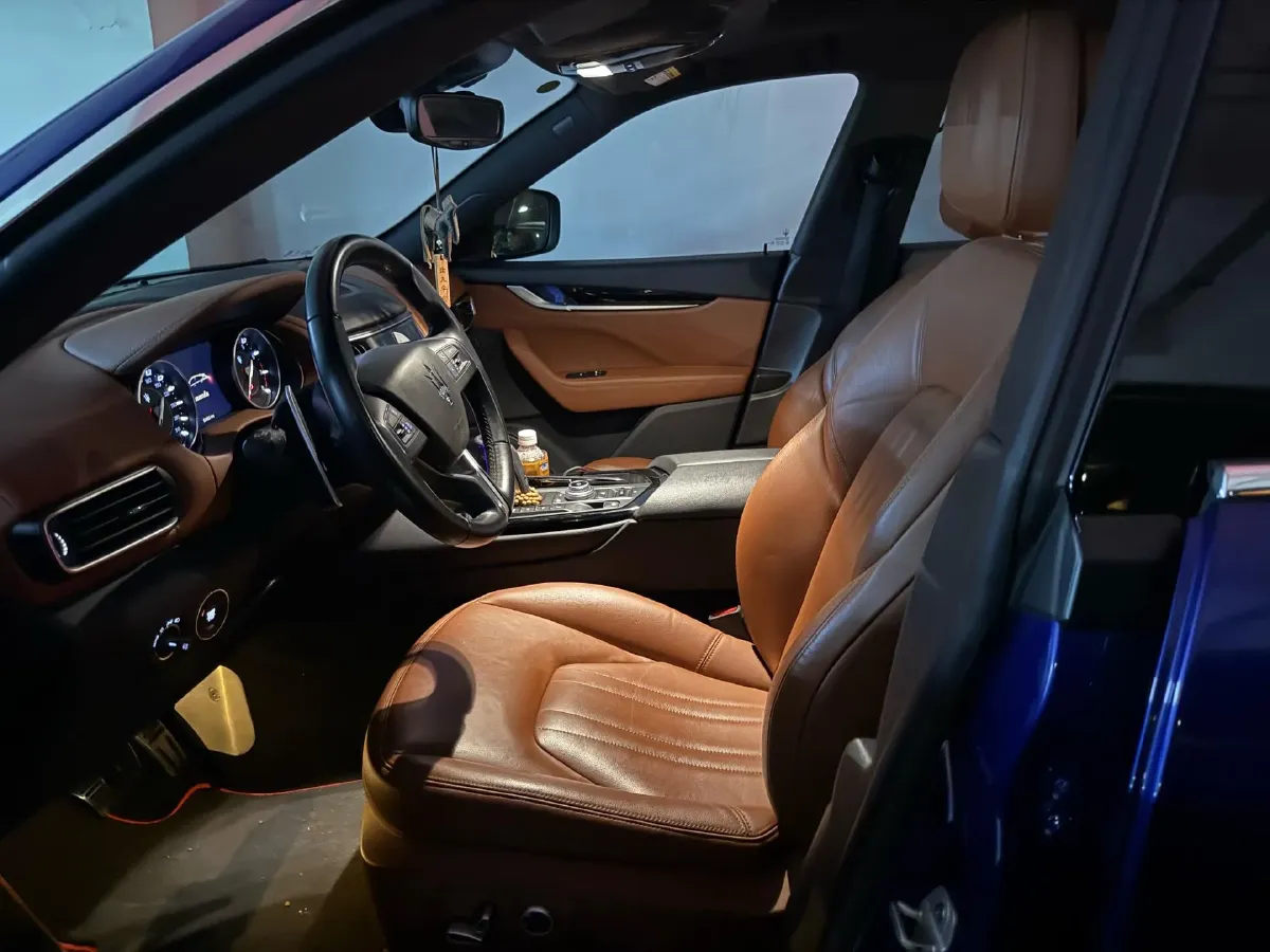 2021 Maserati Levante 3.0T 350HP V6 8AT,autocango,china used car exporter,china ev exporter,chinese used car exporter,chinese used ev exporter