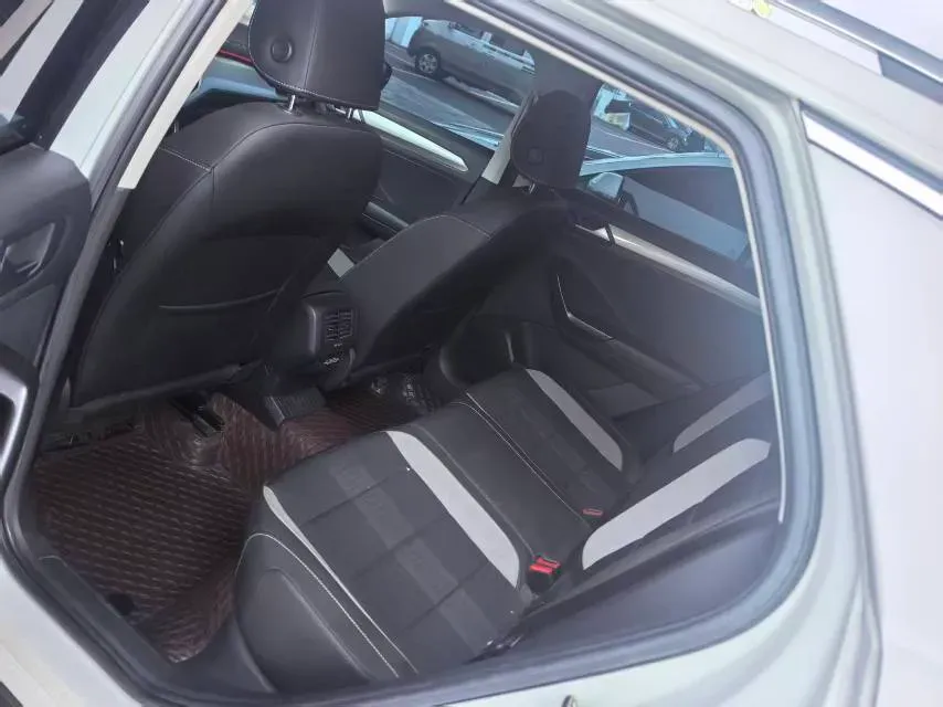 2022 Volkswagen T-Roc 1.4T 150HP L4 7DCT,autocango,china used car exporter,china ev exporter,chinese used car exporter,chinese used ev exporter