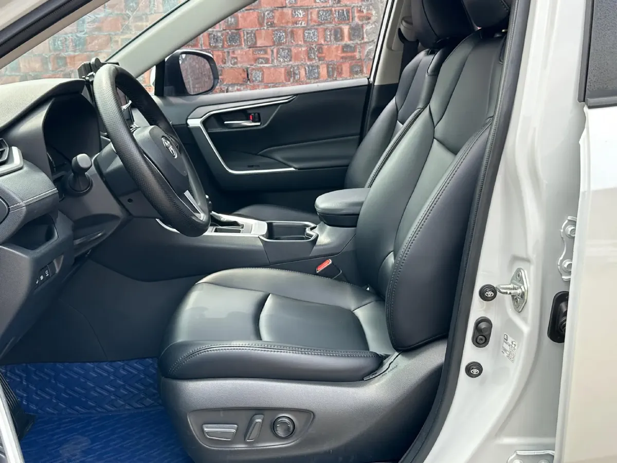 2021 Toyota RAV4 2.0L 171HP L4 CVT,autocango,china used car exporter,china ev exporter,chinese used car exporter,chinese used ev exporter