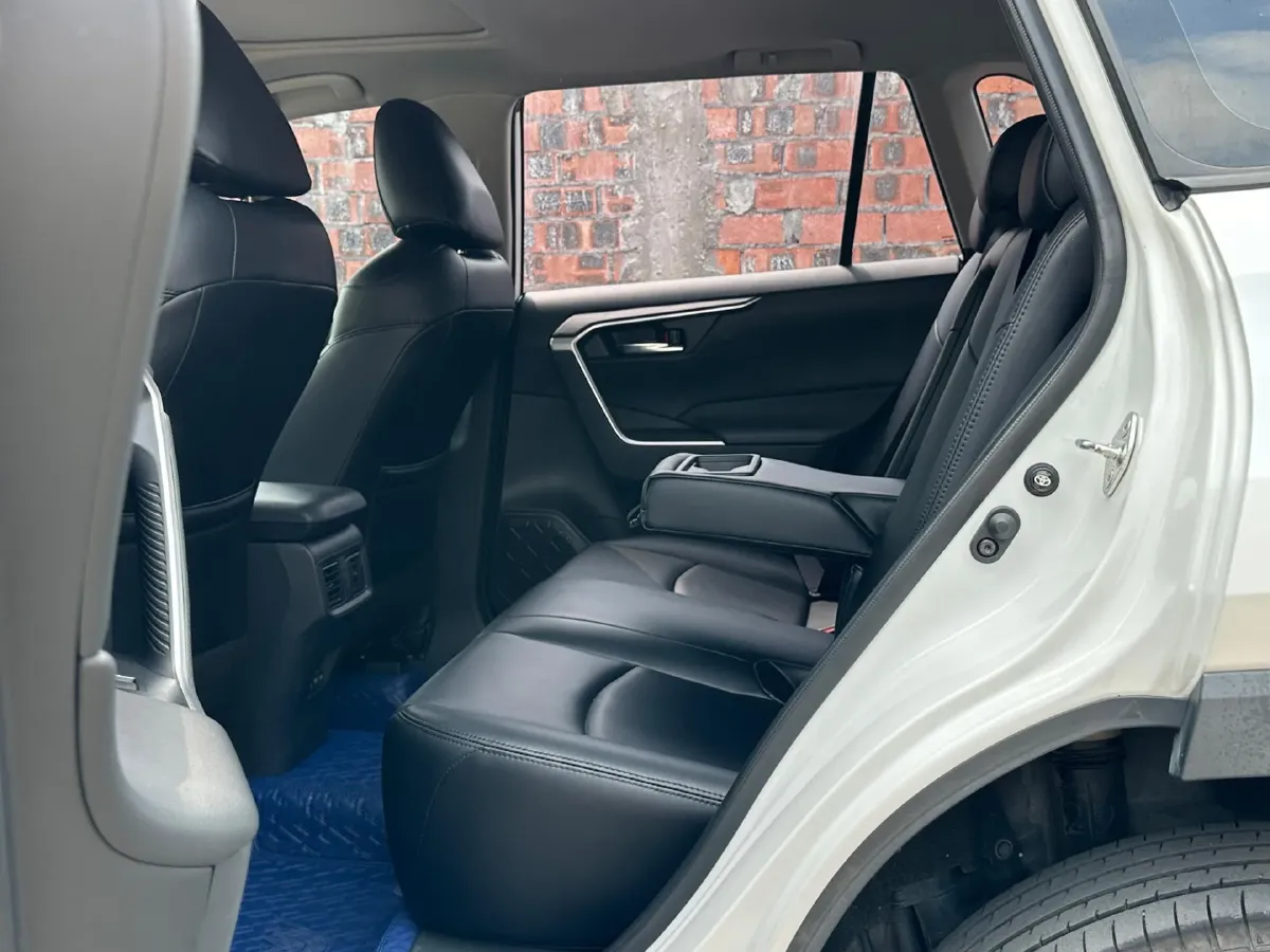 2021 Toyota RAV4 2.0L 171HP L4 CVT,autocango,china used car exporter,china ev exporter,chinese used car exporter,chinese used ev exporter