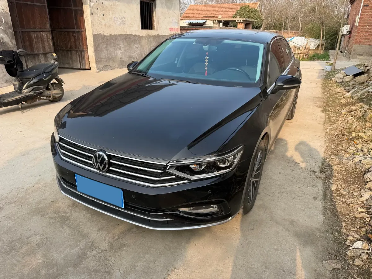 2020 Volkswagen Magotan 2.0T 186HP L4 7DCT,autocango,china used car exporter,china ev exporter,chinese used car exporter,chinese used ev exporter