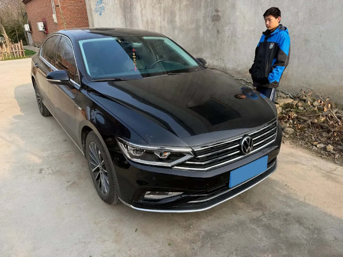 2020 Volkswagen Magotan 2.0T 186HP L4 7DCT,autocango,china used car exporter,china ev exporter,chinese used car exporter,chinese used ev exporter