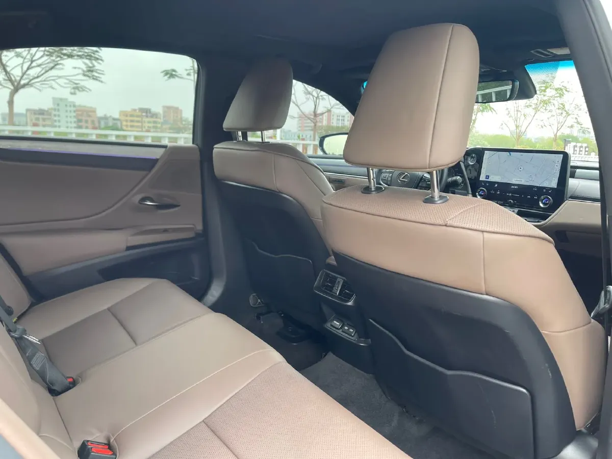 2025 Lexus ES 2.0L 173HP L4 CVT,autocango,china used car exporter,china ev exporter,chinese used car exporter,chinese used ev exporter