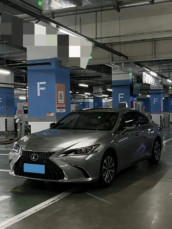 2022 Lexus ES 2.0L 173HP L4 CVT,autocango,china used car exporter,china ev exporter,chinese used car exporter,chinese used ev exporter