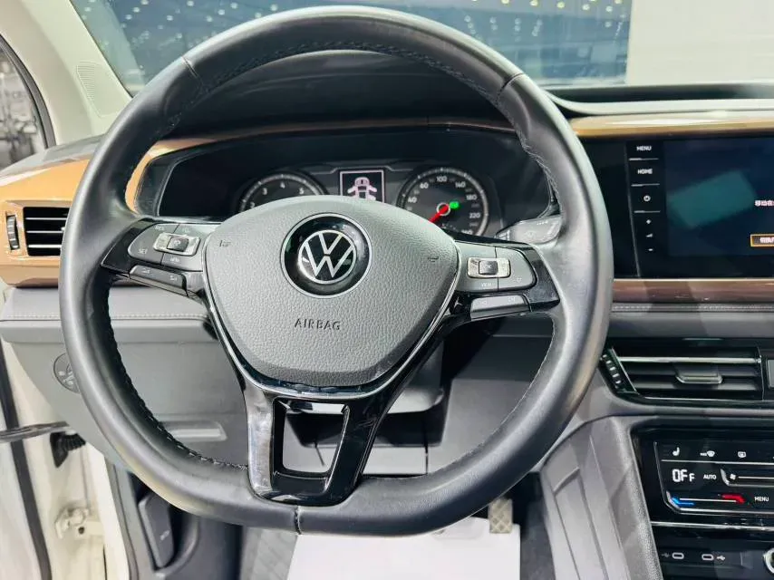 2021 Volkswagen Tharu 1.4T 150HP L4 7DCT,autocango,china used car exporter,china ev exporter,chinese used car exporter,chinese used ev exporter